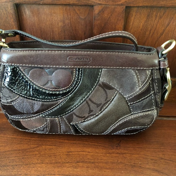 Coach capacity wristlet - Picture 1 of 3